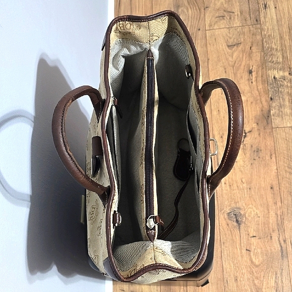 VINTAGE Dooney & Bourke Beige and Dark Brown Tote Large Capacity - Picture 8 of 17